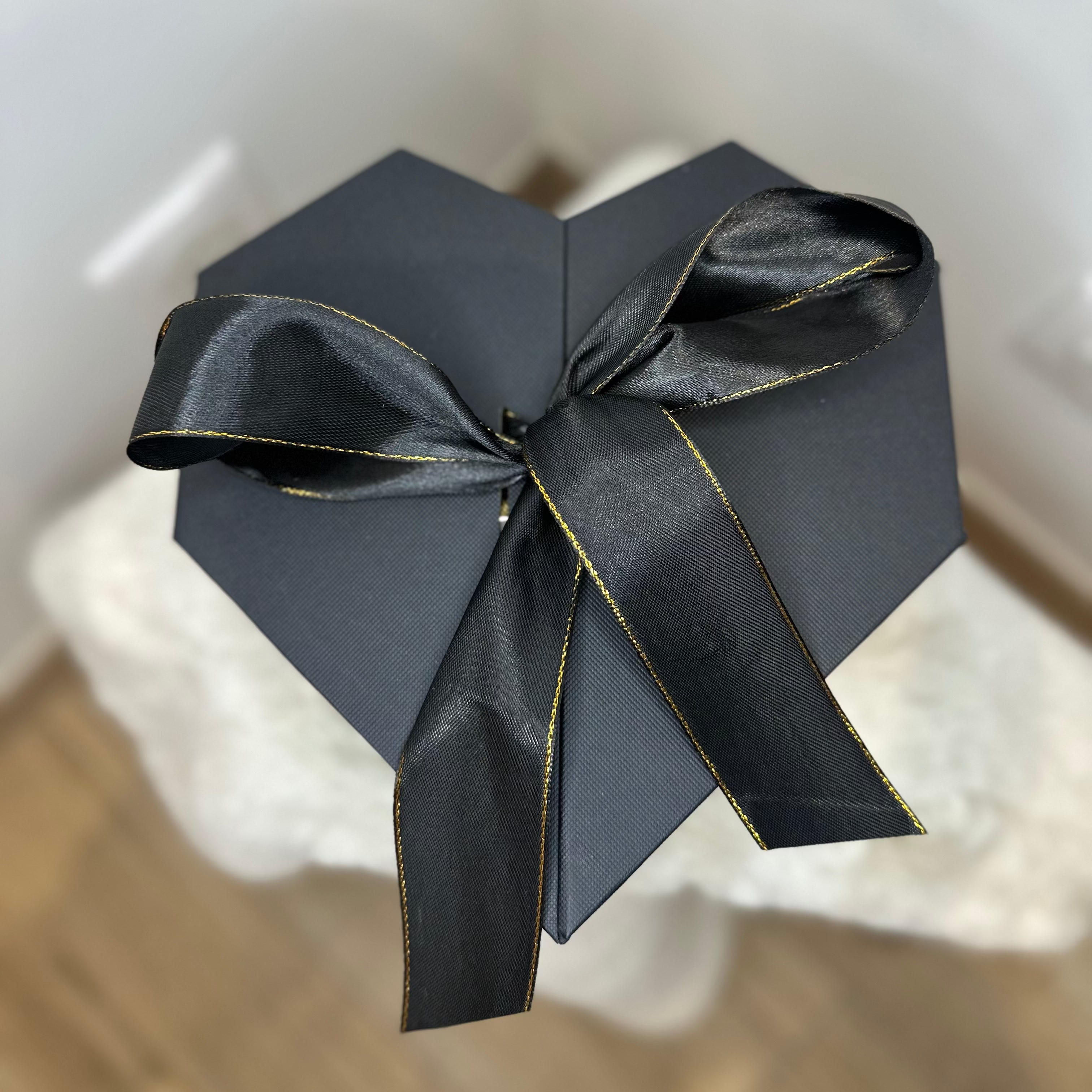 Box Gourmande en Cœur Roses Éternelles & Ferrero Rocher