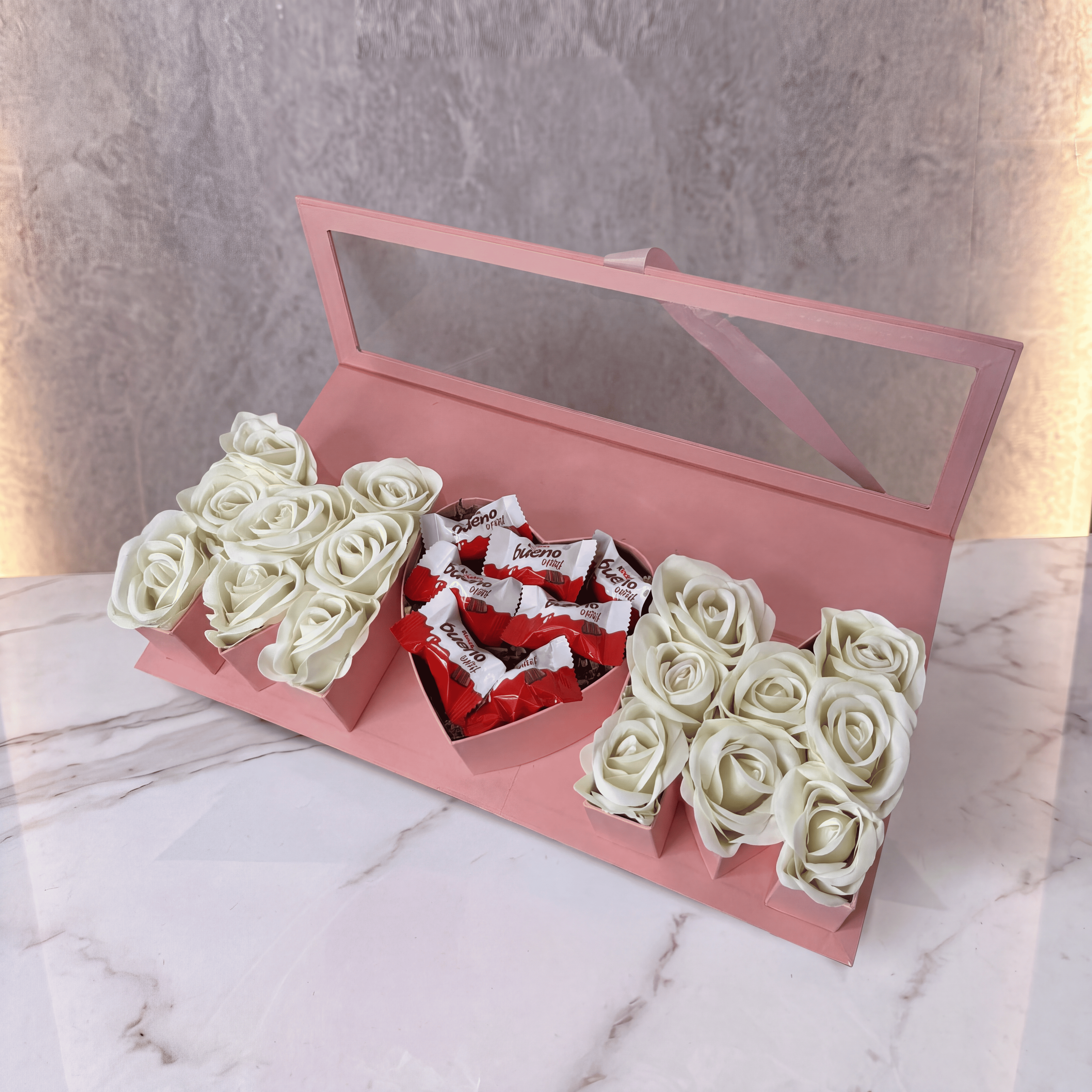 Coffret Roses & Chocolats - Cadeau Maman Image secondaire du produit